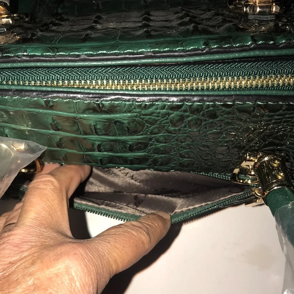 NWOT Women’s Crocodile-Embossed Handbag - Picture 8 of 16